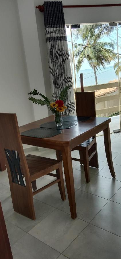 Amssler Beach Stay Kalutara Zewnętrze zdjęcie